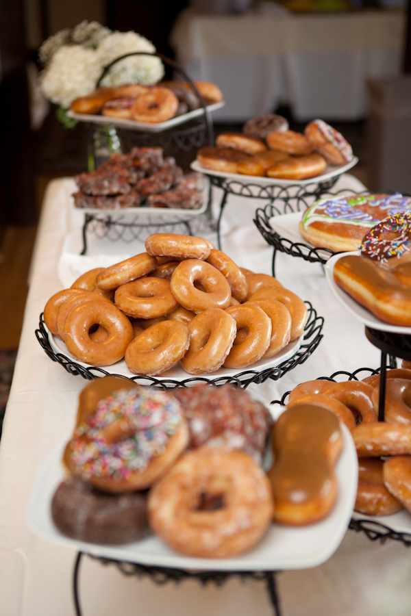 donut dessert wedding table