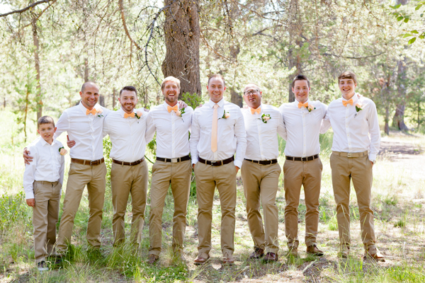 groomsmen-salmon-colored-ties