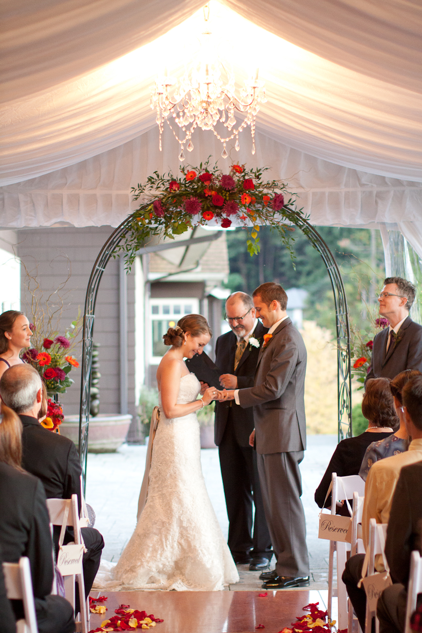 salish-lodge-spa-wedding-ceremony